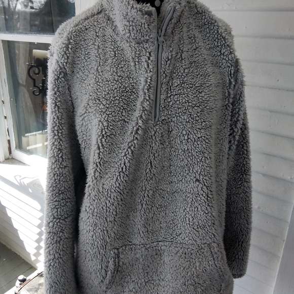 Clothes - Picture 5 of 8